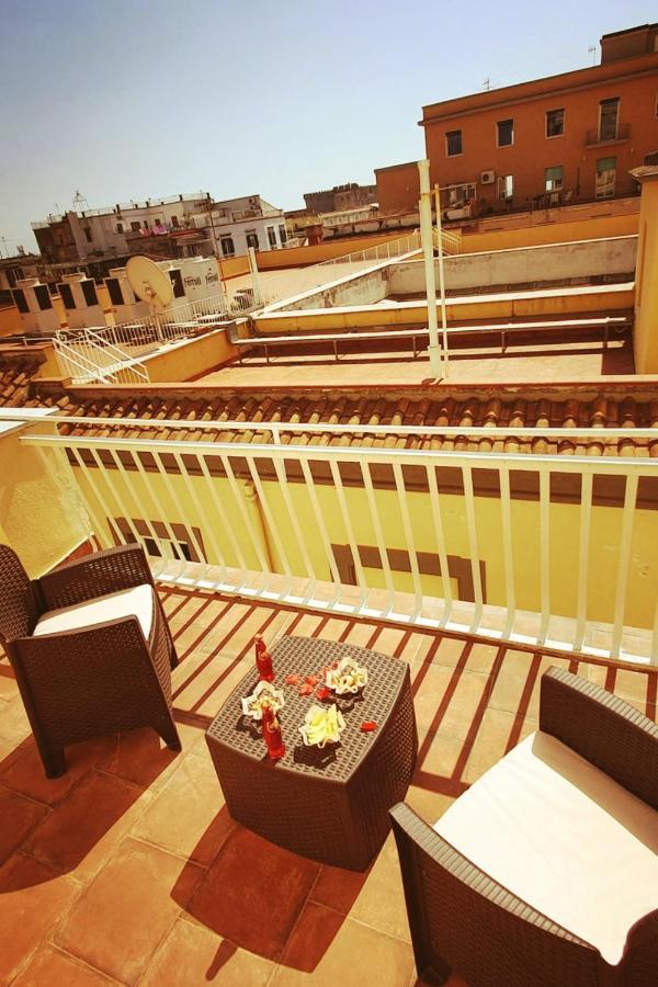 Queen Medina Centro Storico ナポリ エクステリア 写真
